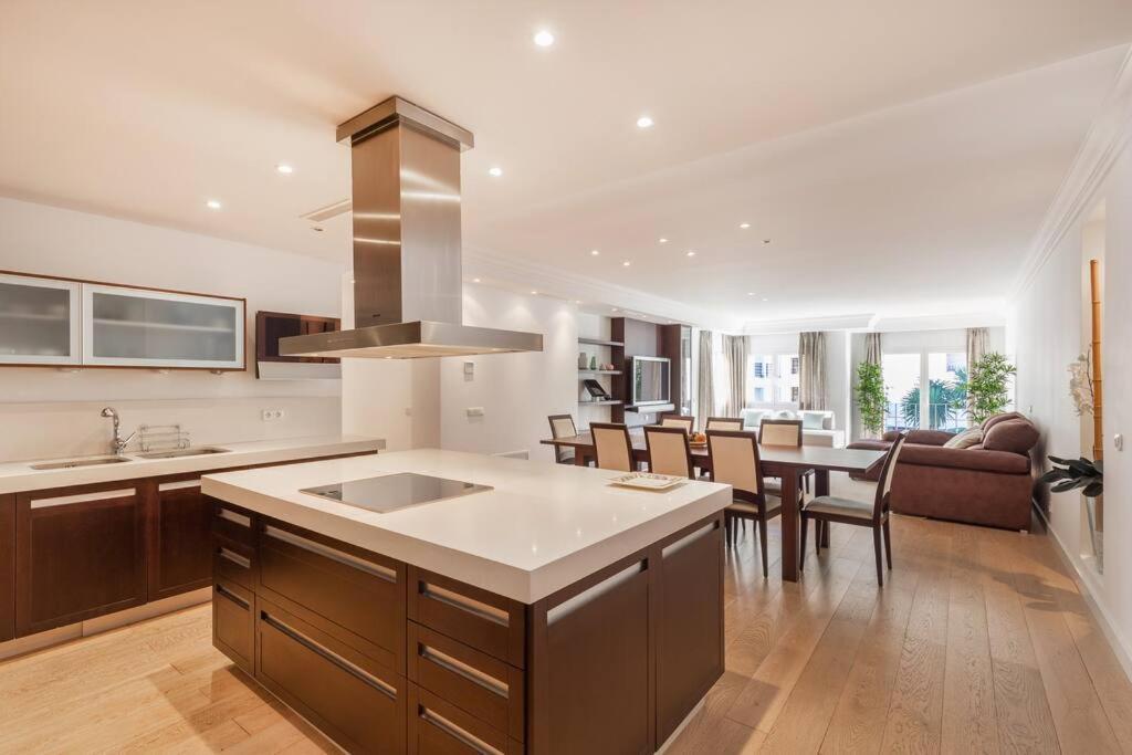 Bright Elegant 3Bdr Apartment In Puerto Banus Marbella Bagian luar foto