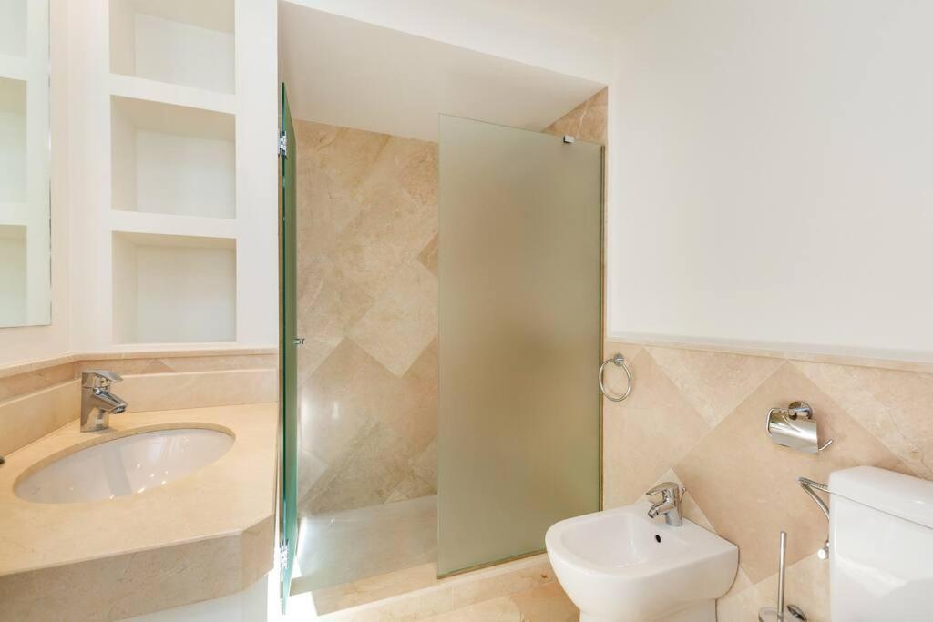 Bright Elegant 3Bdr Apartment In Puerto Banus Marbella Bagian luar foto